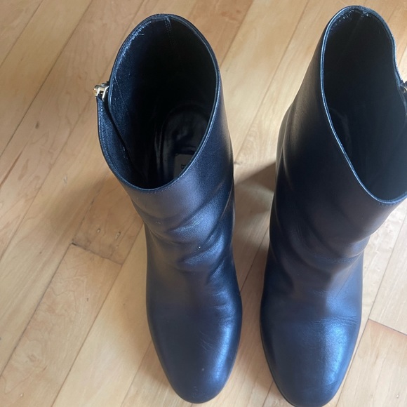 Burberry Black Leather Heeled Booties with Gold Detailing - Picture 5 of 6